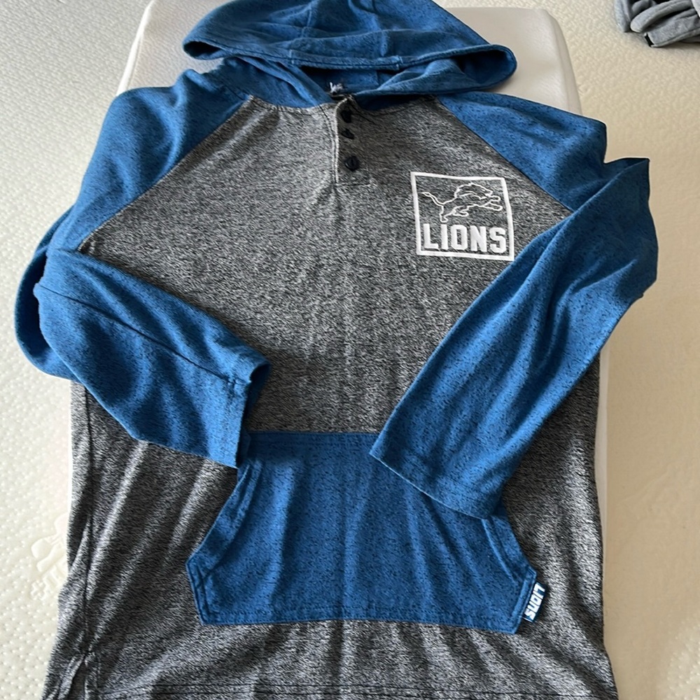 Lions lightweight hoodie. Size 14/16 boys.